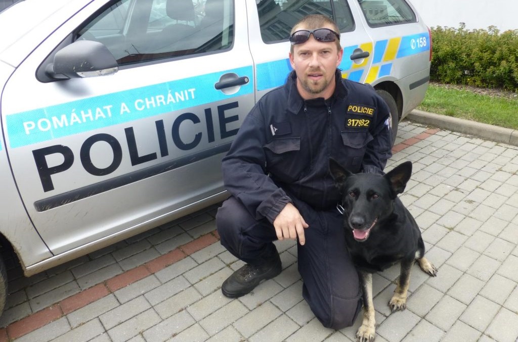 Fenka hrdinka! Policejní fena Waomi zachránila pohřešovaného z&nbsp;močálu