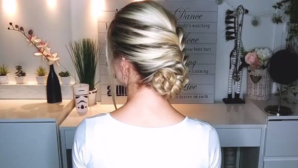 Hairstyle s&nbsp;Ellie: Vyzkoušejte falešný francouzský cop!
