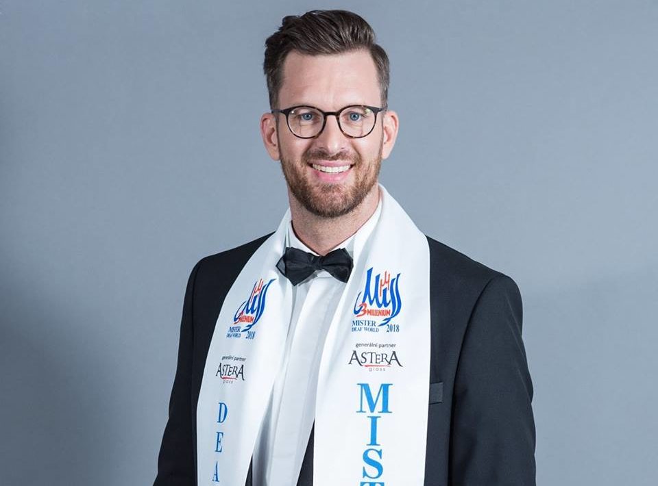 Nejkrásnějším neslyšícím mužem světa se stal poprvé Čech