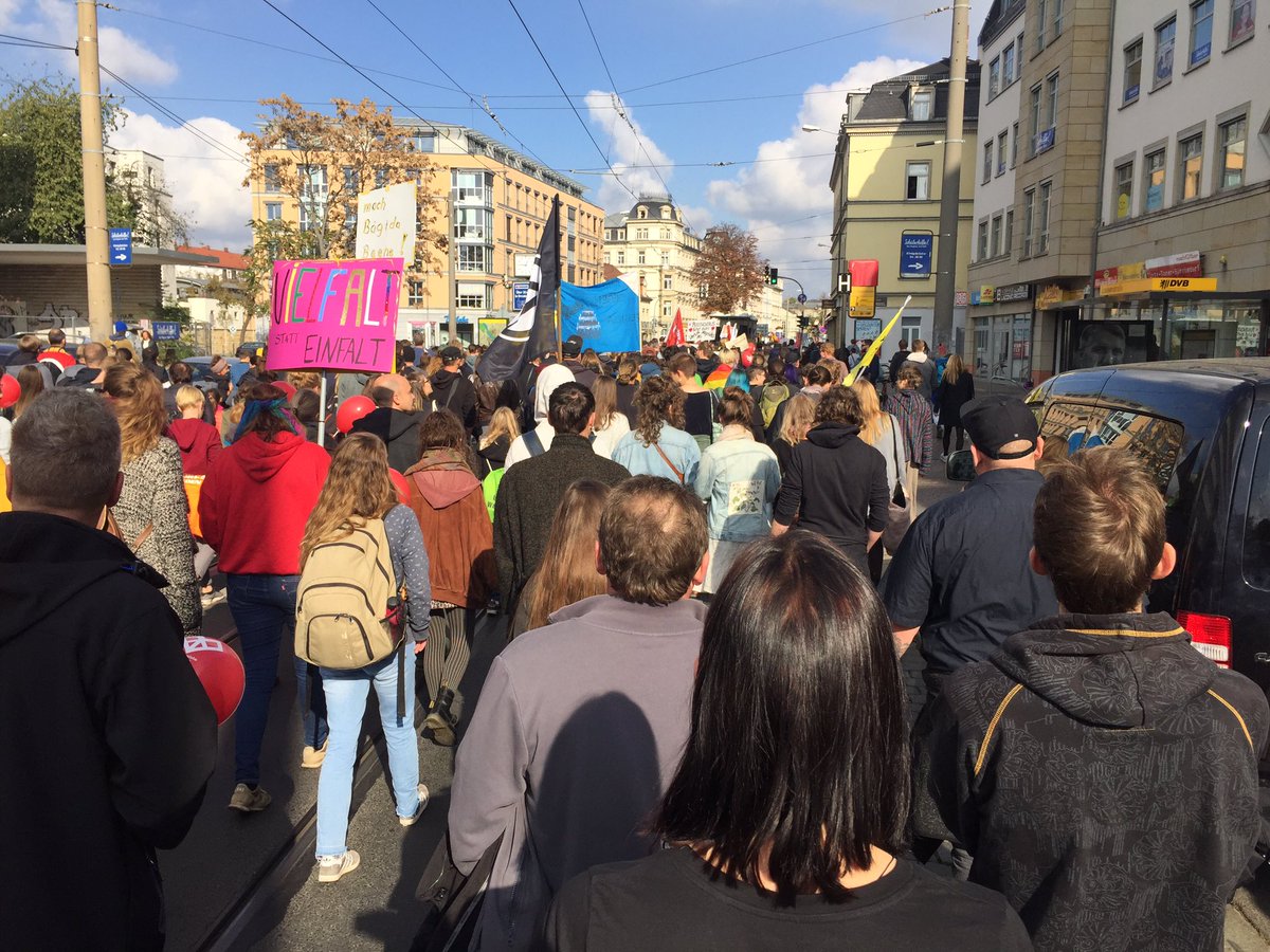 Tisíce lidí v Drážďanech demonstrovaly za toleranci a demokracii
