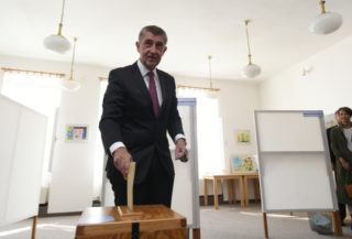 Nejvíce zastupitelů zatím mají nezávislí, ve velkých městech ANO