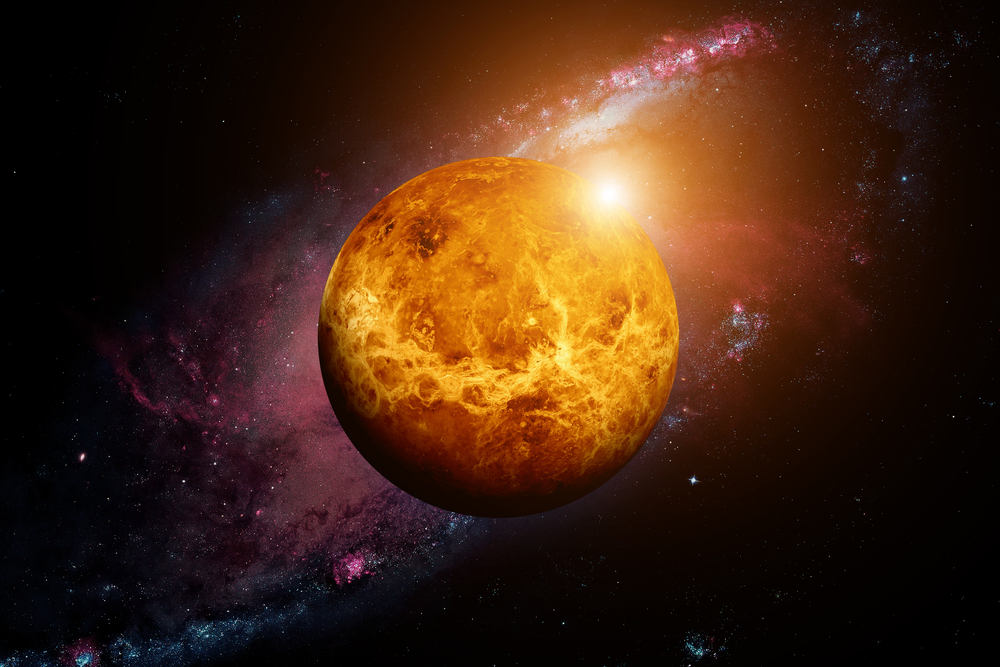NASA hodlá poslat k&nbsp;Venuši lidskou posádku: Jak kosmonauti přežijí?