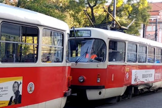 V centru Prahy se odpoledne srazily tramvaje. Zraněný muž byl převezen do nemocnice