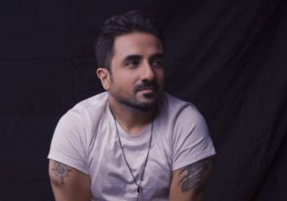 Indický herec nařkl pražskou kavárnu z&nbsp;rasismu, ta to odmítá