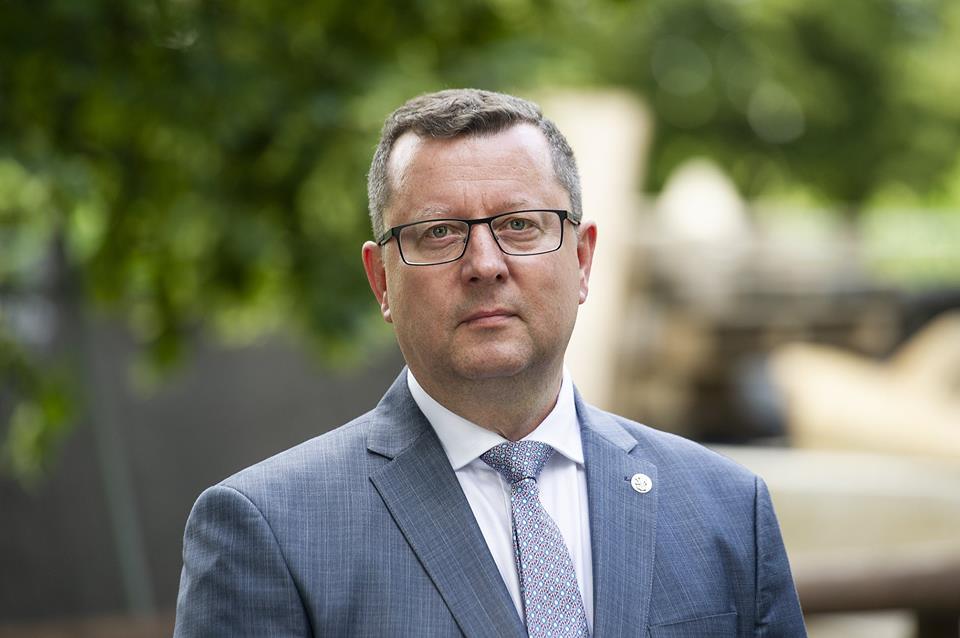 Schůzka Zemana, Babiše a&nbsp;Hamáčka v&nbsp;Lánech o&nbsp;Staňkovi je odložena o&nbsp;tři hodiny