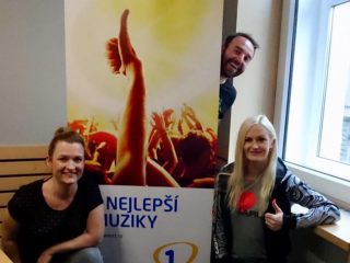 Začala jsem závodit, protože mi nešlo řízení, řekla v&nbsp;pořadu Host Frekvence 1 Sandra Pokorná