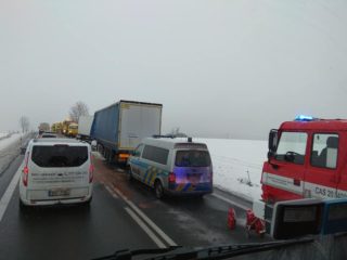 Nehoda kamionů u&nbsp;D1 komplikuje dopravu, tvoří se kolony