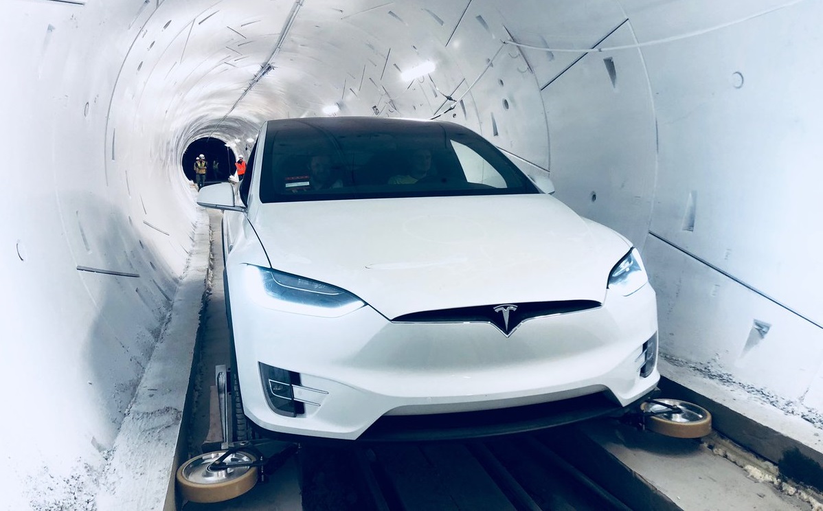 Miliardář Elon Musk představil tunel pro superrychlou jízdu