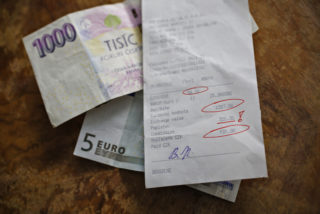Konec nekalým praktikám? Klienti směnáren budou moci odstoupit od transakce do tří hodin