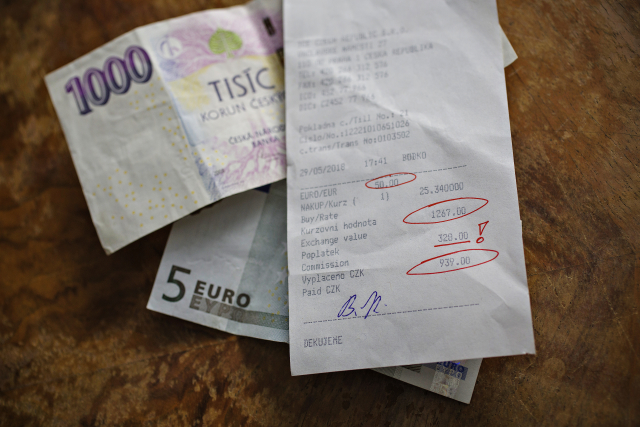 Konec nekalým praktikám? Klienti směnáren budou moci odstoupit od transakce do tří hodin