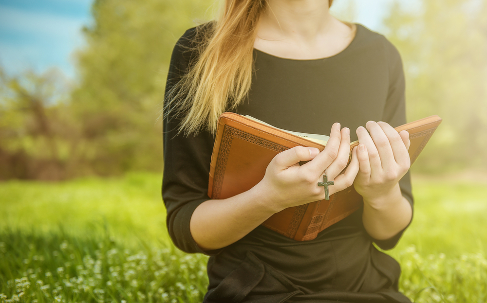 Protestantské a&nbsp;katolické teoložky vydaly Bibli žen