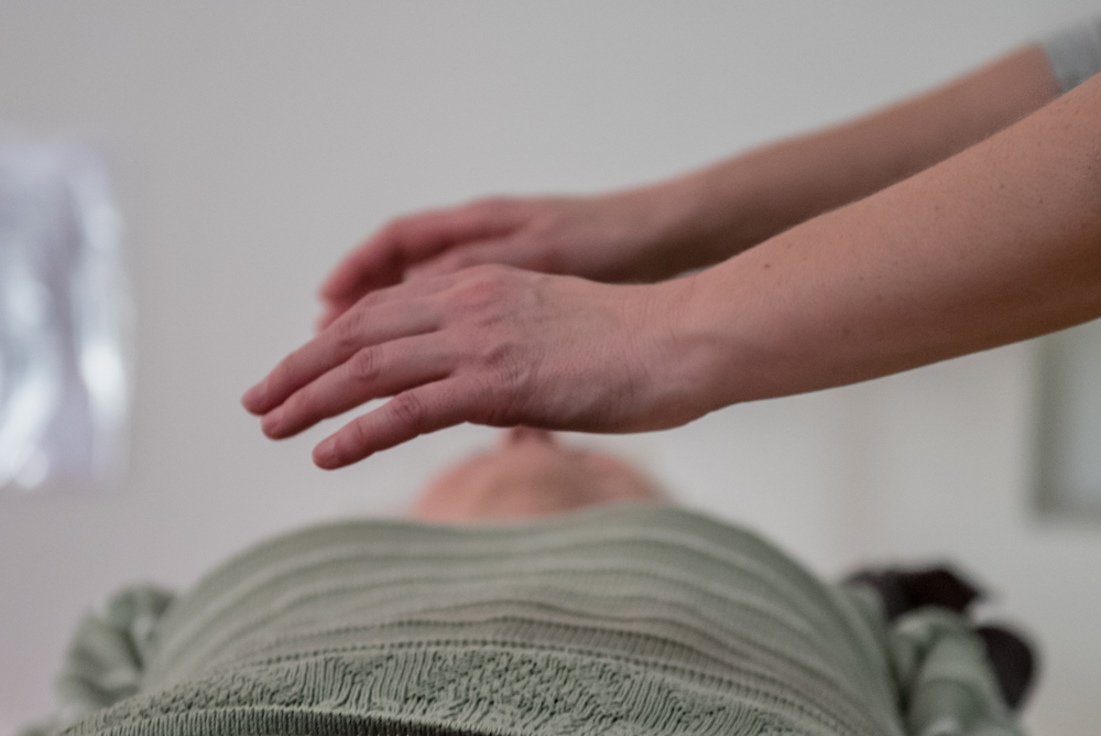 Léčitelům bez povolení bude hrozit až milionová pokuta