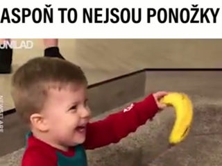VIRÁLY TÝDNE: Co si na&nbsp;sebe vzít k&nbsp;vánočnímu stromku? Pozor na&nbsp;Grinche!
