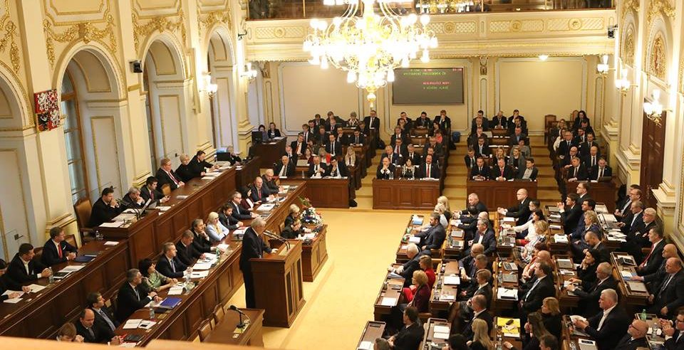 Vláda odmítla návrh komunistů na&nbsp;uzákonění češtiny