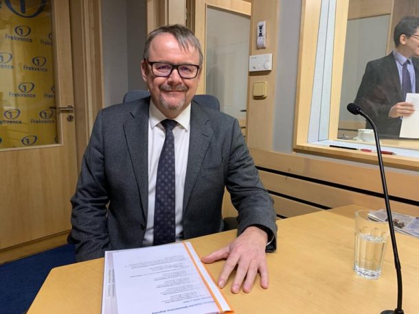 Jsem veřejná osoba, do které je teď velmi jednoduché se trefovat, řekl v&nbsp;Press klubu Dan Ťok