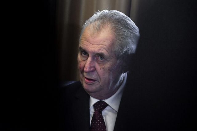 Čína kvůli Huawei zrušila schůzku ministerstev zahraničí, uvedl Zeman