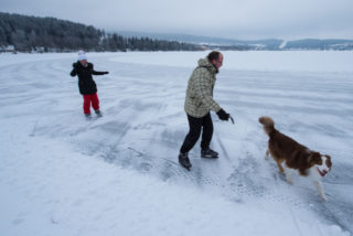 VÝSTRAHA: V&nbsp;Čechách napadne až 10 centimetrů sněhu, v&nbsp;noci hrozí náledí