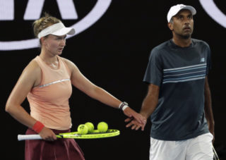 Barbora Krejčíková slaví na&nbsp;Australian Open titul ve smíšené čtyřhře