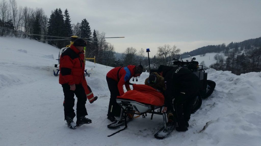 Ve skiareálu Benecko srazila lyžařka malou holčičku (6). Policie hledá svědky