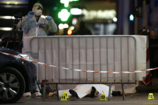 Muž v&nbsp;centru Marseille pobodal dva lidi, policie ho zastřelila