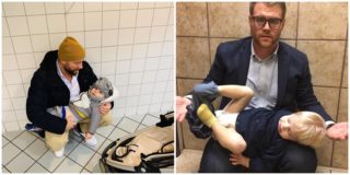 FOTO: Muži bojují za přebalovací pulty na&nbsp;pánských toaletách! Musí přebalovat v&nbsp;dřepu