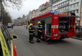Na Václavském náměstí uniká plyn, na&nbsp;místě jsou hasiči i&nbsp;policie