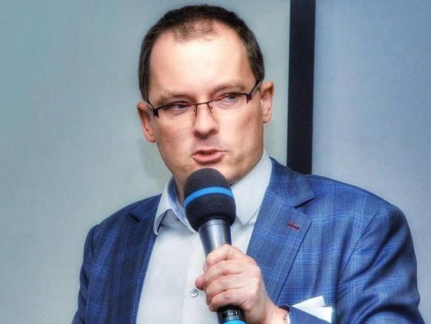 Až půjdou lidé narození v&nbsp;70.&nbsp;letech do důchodu, nastane problém, řekl v&nbsp;Press klubu Vladimír Pikora