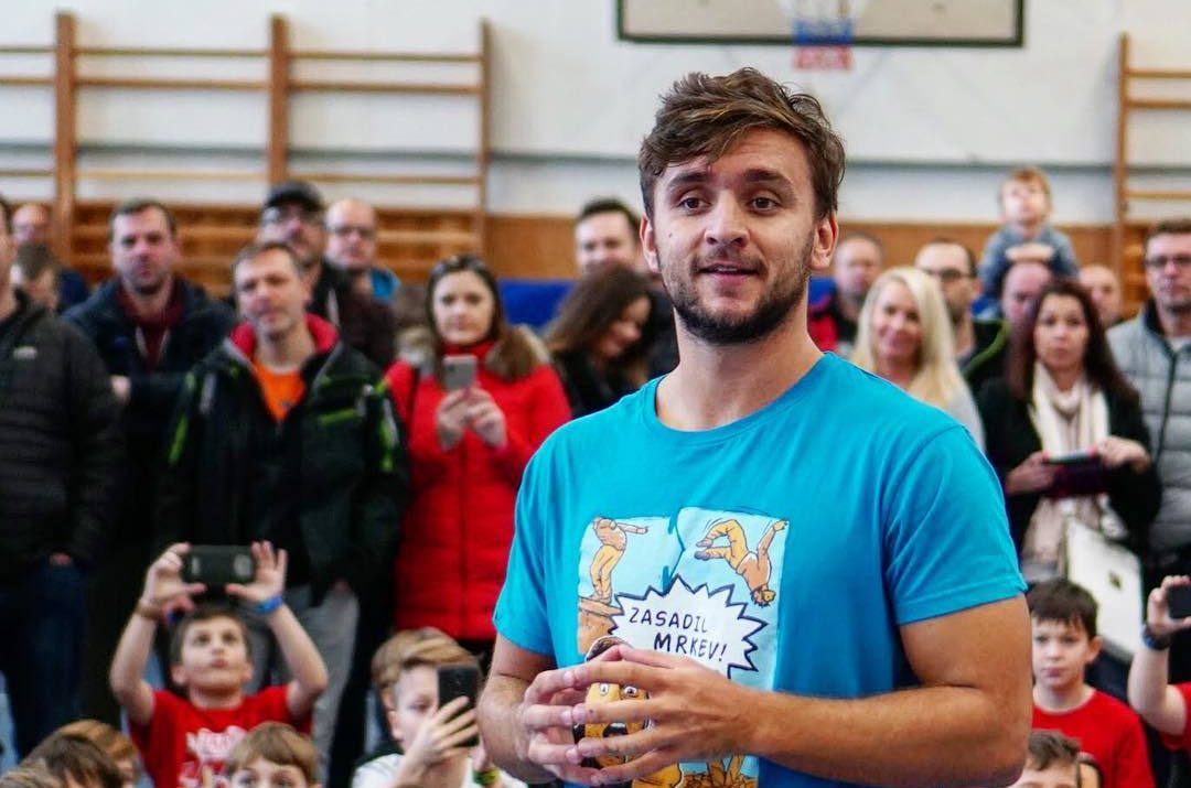 VIDEO: Youtuber pod palbou kritiky! Nevybíravým způsobem urazil malého chlapce