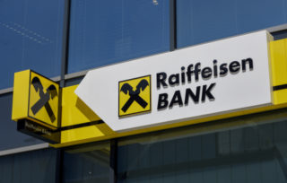 Raiffeisenbank čelí nařčení, že je zapletena do praní špinavých peněz