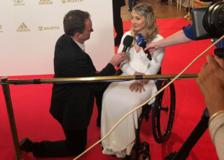 FOTO: Ochrnutá cyklistická šampionka Vogelová má svou Barbie i&nbsp;s&nbsp;vozíčkem