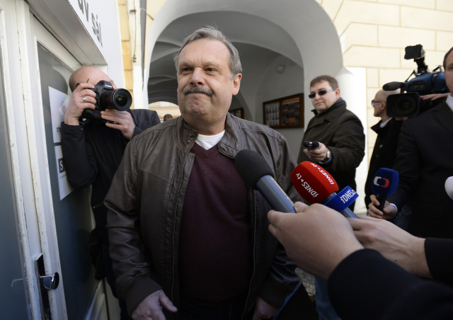 Chovance ve Sněmovně nahradí bývalý dlouholetý poslanec Votava