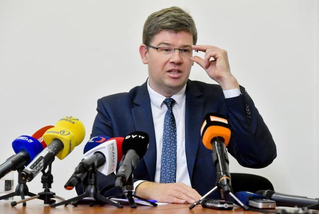 Pražská koalice řeší první vážnou krizi: TOP 09 odmítá návrh Pirátů o prázdných bytech