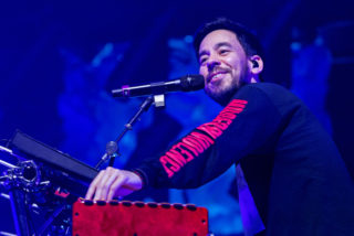 Hudebník Mike Shinoda připomněl na&nbsp;koncertu v&nbsp;Praze kapelu Linkin Park