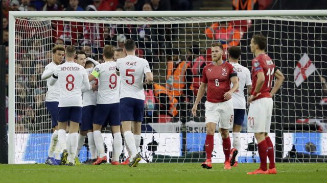 Fotbalisté dostali v Anglii bůra! Reprezentace si připsala nejvyšší porážku