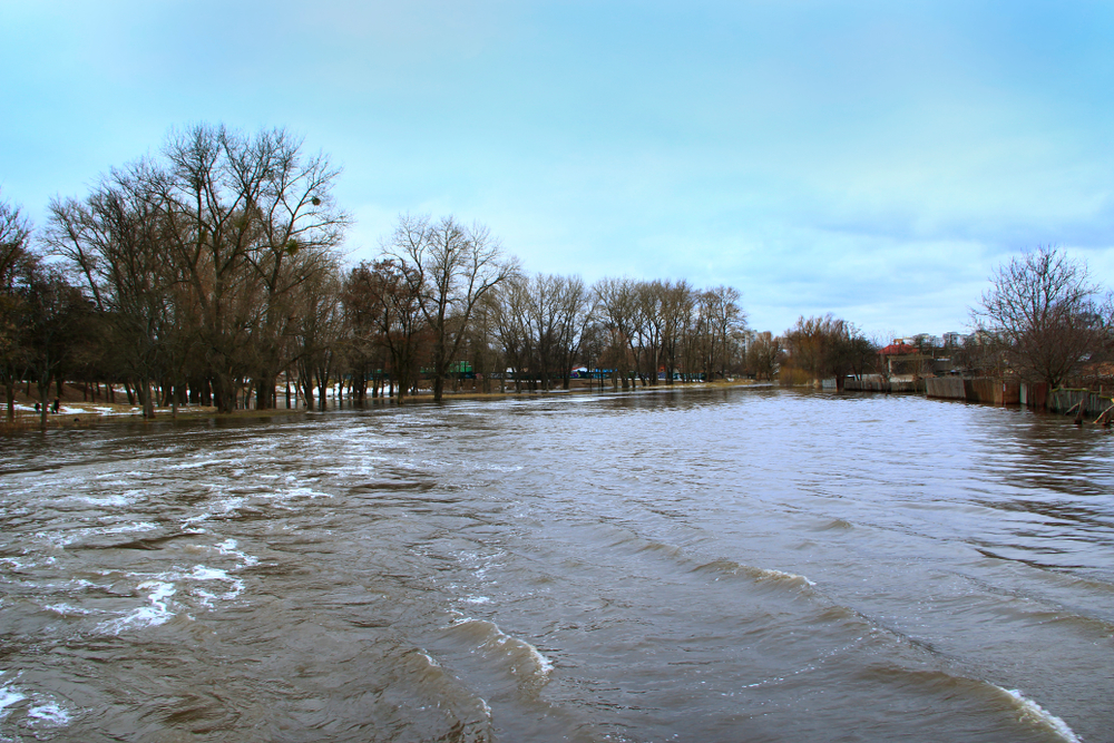 Výrazné tání sněhu na&nbsp;horách může o&nbsp;víkendu rozvodnit řeky