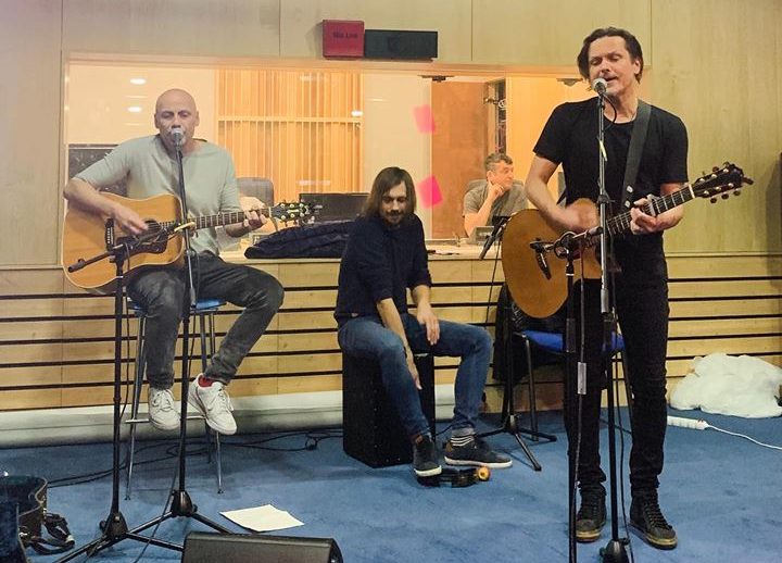 Skupina Chinaski zahrála ŽIVĚ na&nbsp;Frekvenci 1! Poslechněte si jejich pecky