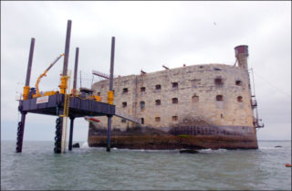 Na obrazovky míří nová verze Pevnosti Boyard! Bude se odehrávat v&nbsp;zábavním parku