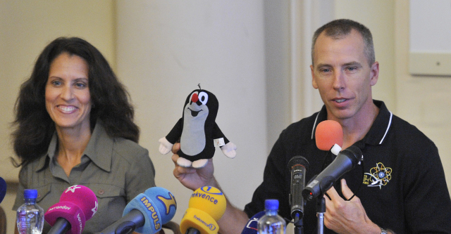 Astronaut Feustel přivezl do Prahy Krtka, který s&nbsp;ním byl ve vesmíru