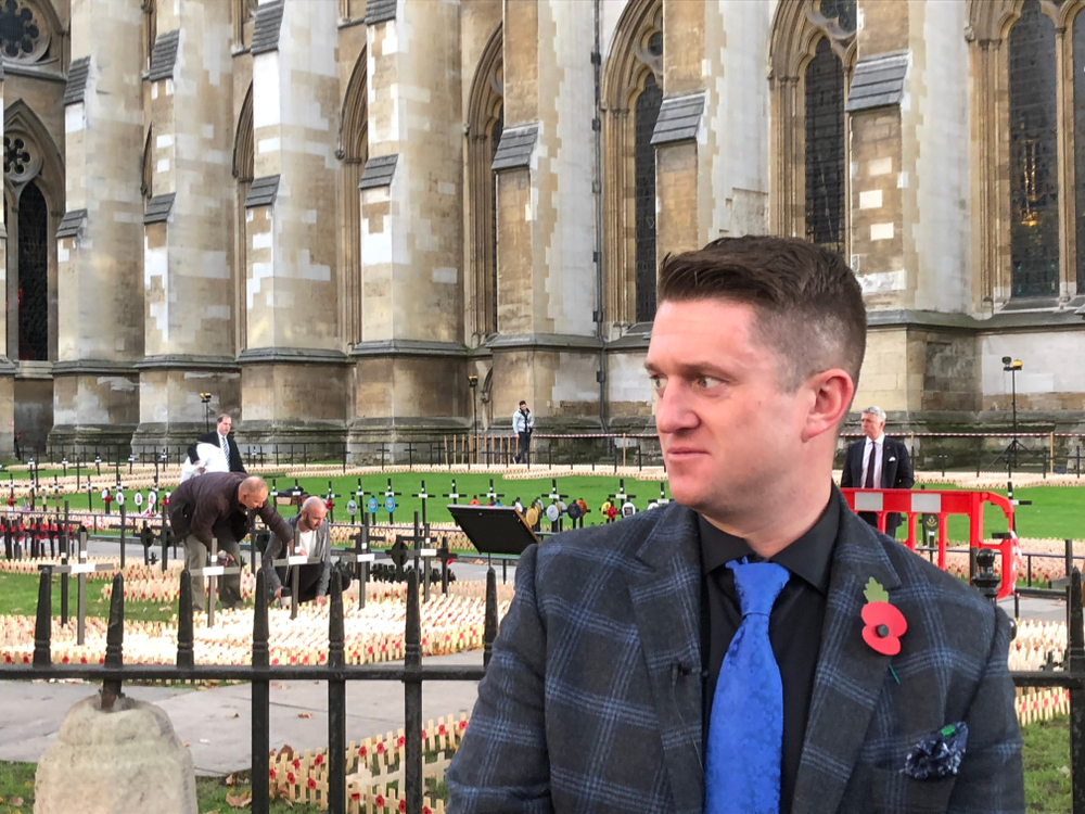 Poslanec zrušil konferenci, na které měl vystoupit Tommy Robinson