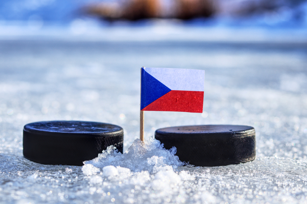 Puky pro&nbsp;hokejové MS opět vyrábí česká firma. Kolik jich na&nbsp;Slovensko pošle?