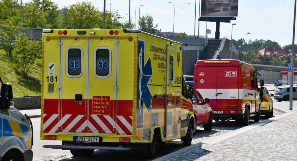 Pošťačka v Praze se přiotrávila neznámou látkou