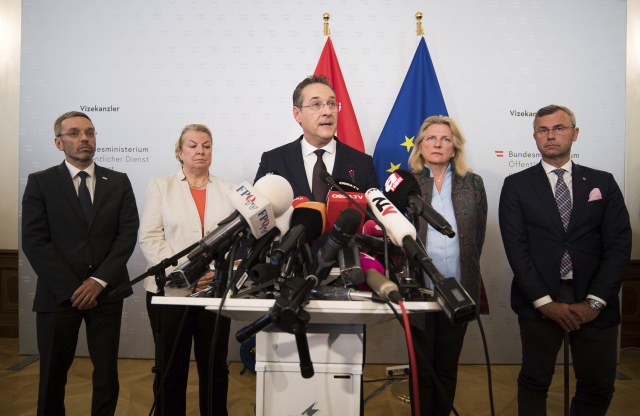 Rakouskem otřásá skandál, Strache chtěl pomoc ruských oligarchů