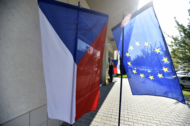 Eurovolby jsou platné! Soud je nebude rušit kvůli tomu, že nelze volit ze zahraničí