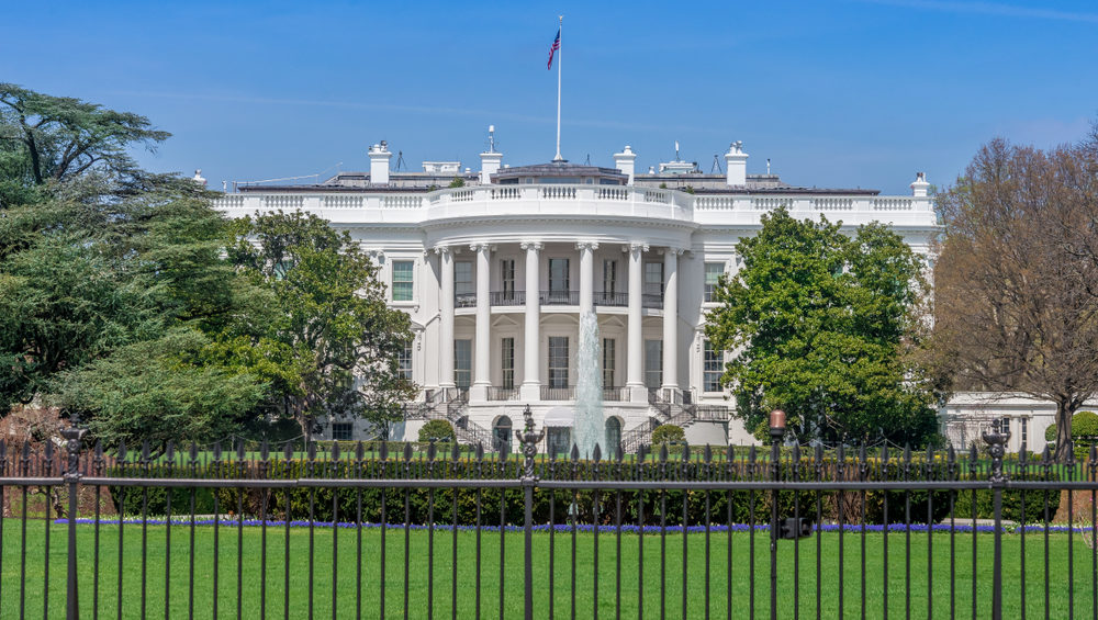 Sněmovna USA chce po&nbsp;Bílém domu dokumenty kvůli impeachmentu