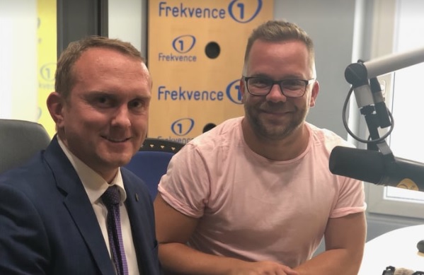 Čaputovou bude Zeman vítat bez manželky a&nbsp;dá jí brož ze zlata, řekl Frekvenci 1 šéf protokolu Kruliš