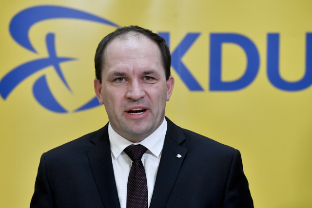 Lidovci rozdají poslancům ANO a ČSSD film Milada kvůli jejich spolupráci s KSČM