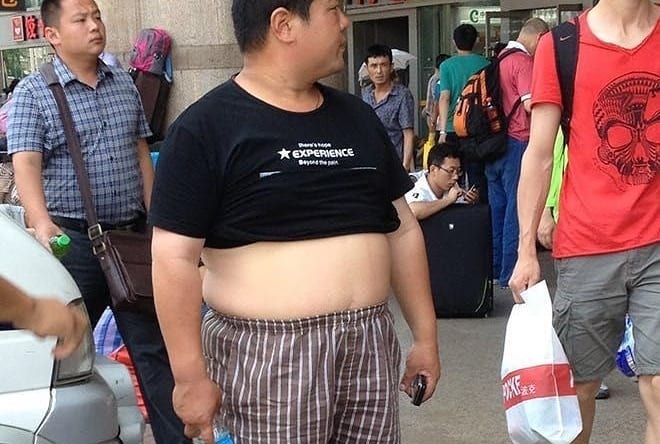 Čínské město zakázalo »pekingské bikiny«. Holé pupíky jsou prý necivilizované