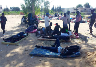 Detenční středisko pro&nbsp;migranty v&nbsp;Libyi zasáhl nálet, desítky mrtvých a&nbsp;zraněných