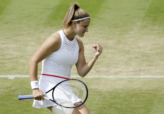 Muchová senzačně vyřadila ve Wimbledonu Plíškovou, ve čtvrtfinále je i&nbsp;Strýcová