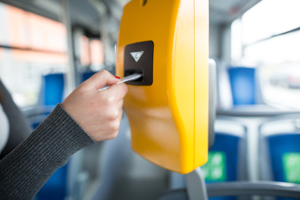 Nejvíce dětských dlužníků dluží za pokuty v&nbsp;městské hromadné dopravě